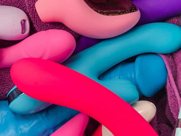 cleaneverything-sextoys-2048px-3489-2x3-11.jpg